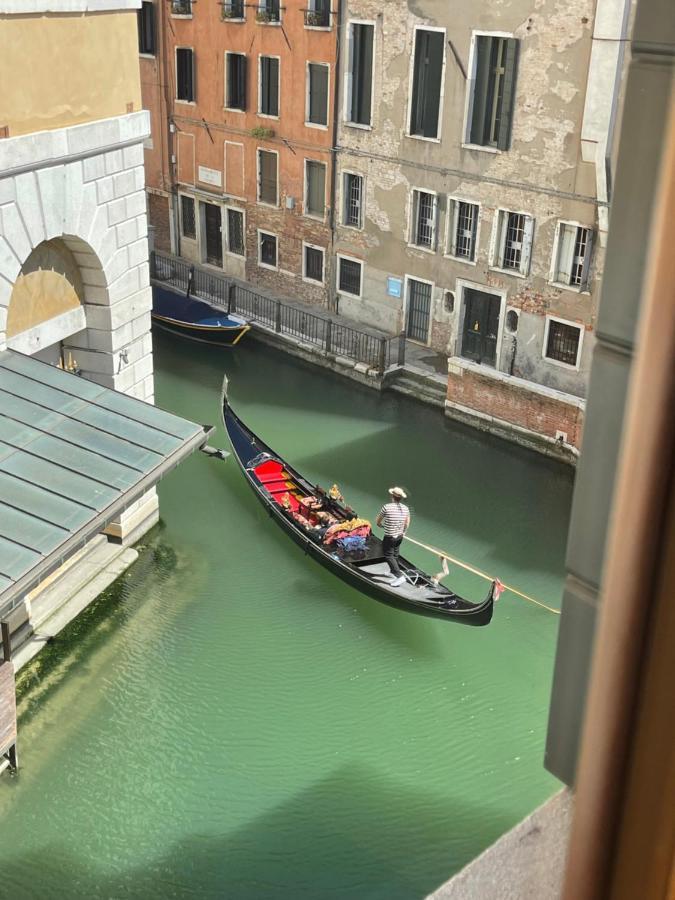 Casanova Fenice - Canal View ヴェネツィア エクステリア 写真